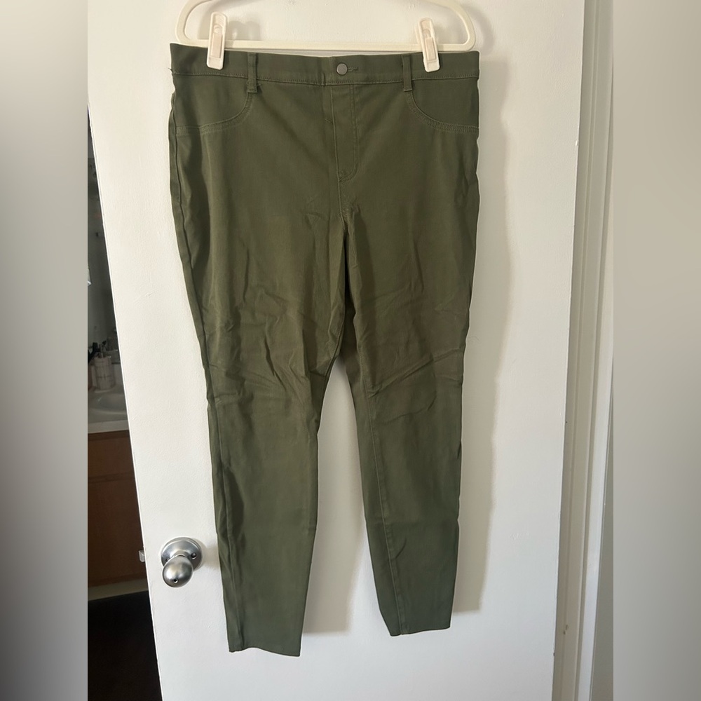Time and Tru Women’s Jegging Green Olive